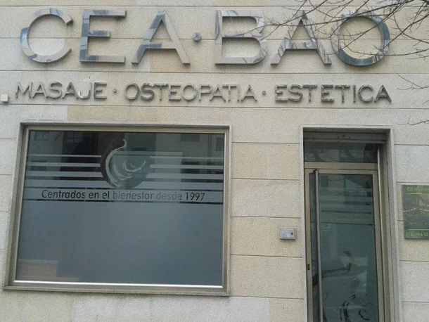 Letras corpóreas galvanizadas
